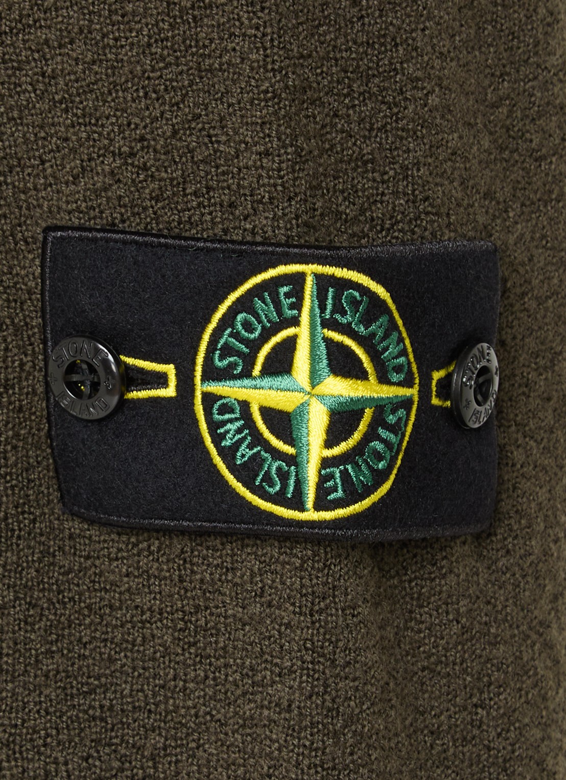 Stone Island 5100011 Grofgebreide trui van scheerwol met logo - detail 2 donkerbruin