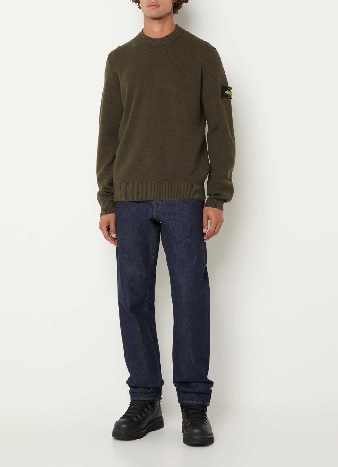 Stone Island 5100011 Grofgebreide trui van scheerwol met logo - voorkant 5 donkerbruin