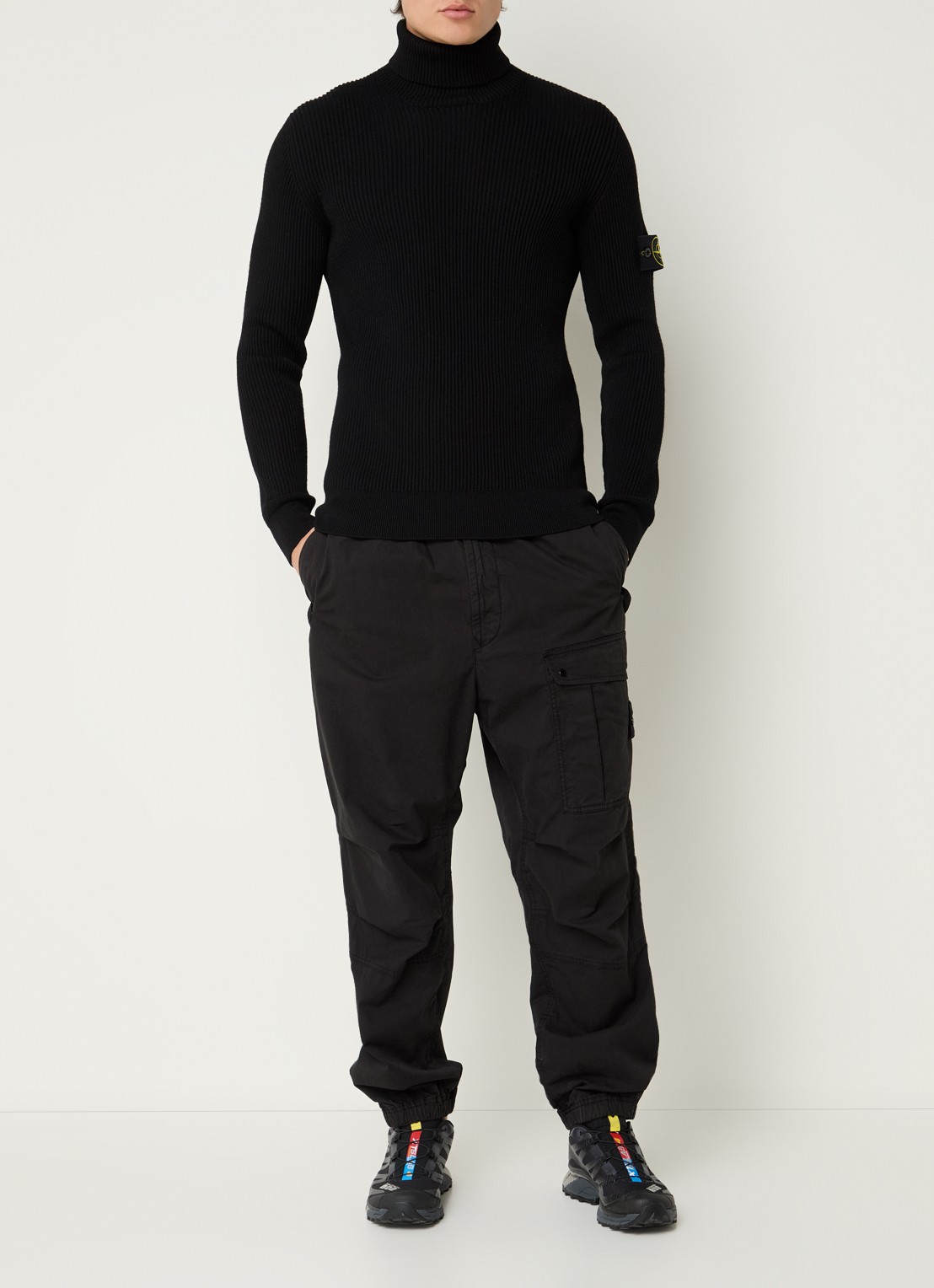 Stone Island 552C2 ribgebreide coltrui van scheerwol met logo - voorkant 3 zwart