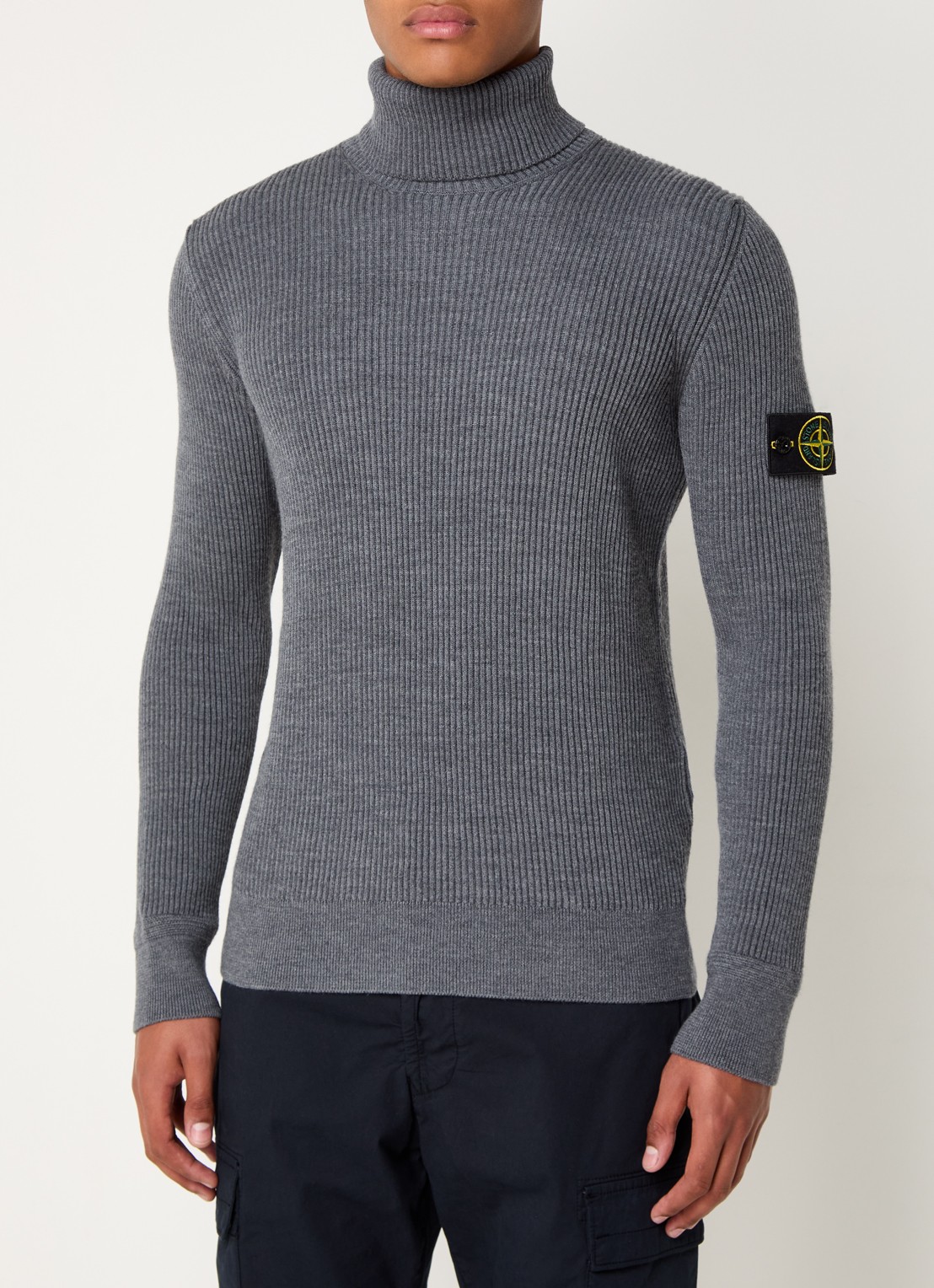Stone Island 552C2 ribgebreide coltrui van scheerwol met logo - detail 4 middengrijs