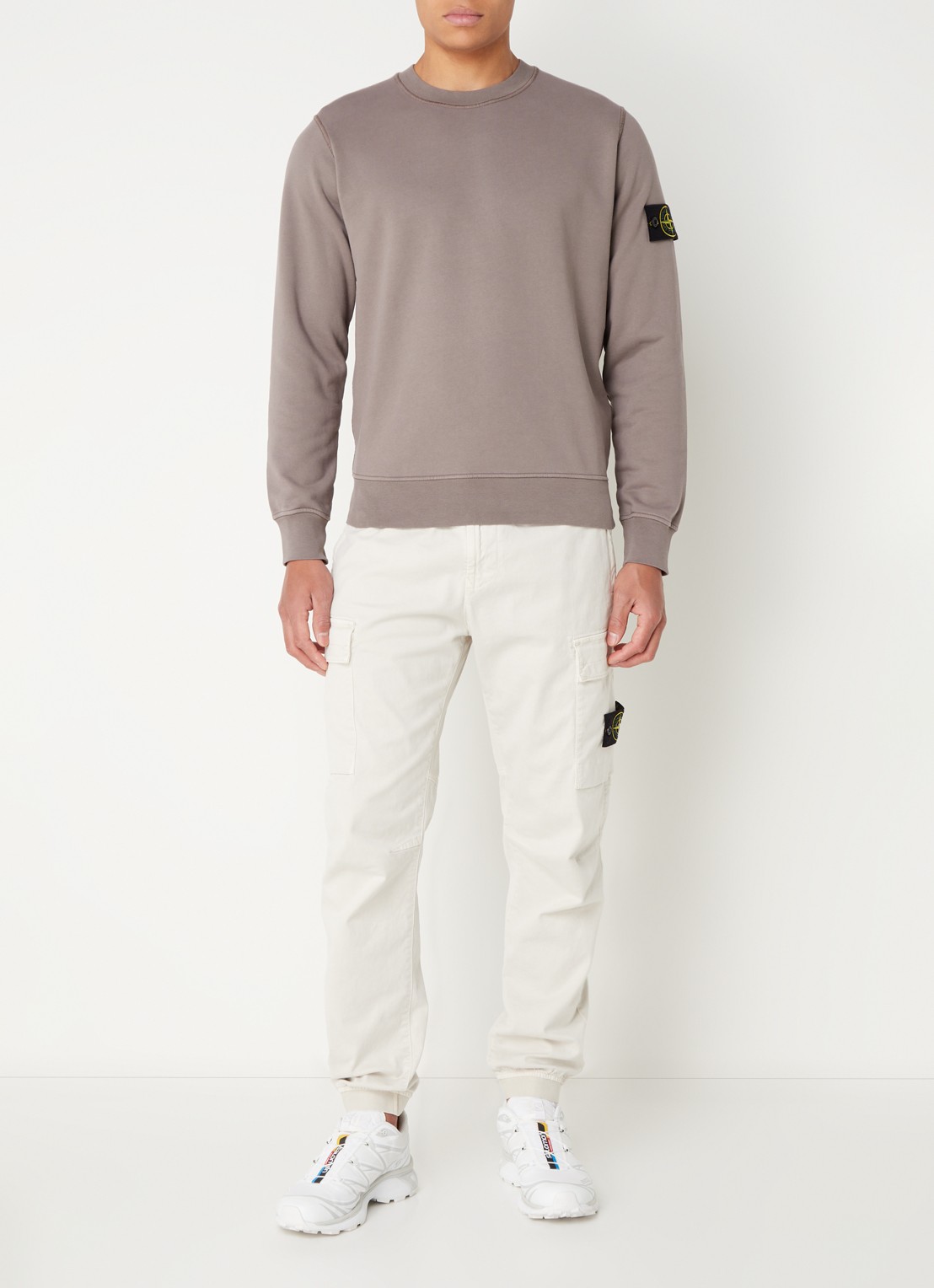 Stone Island 63051 sweater met logo - voorkant 3 lichtbruin