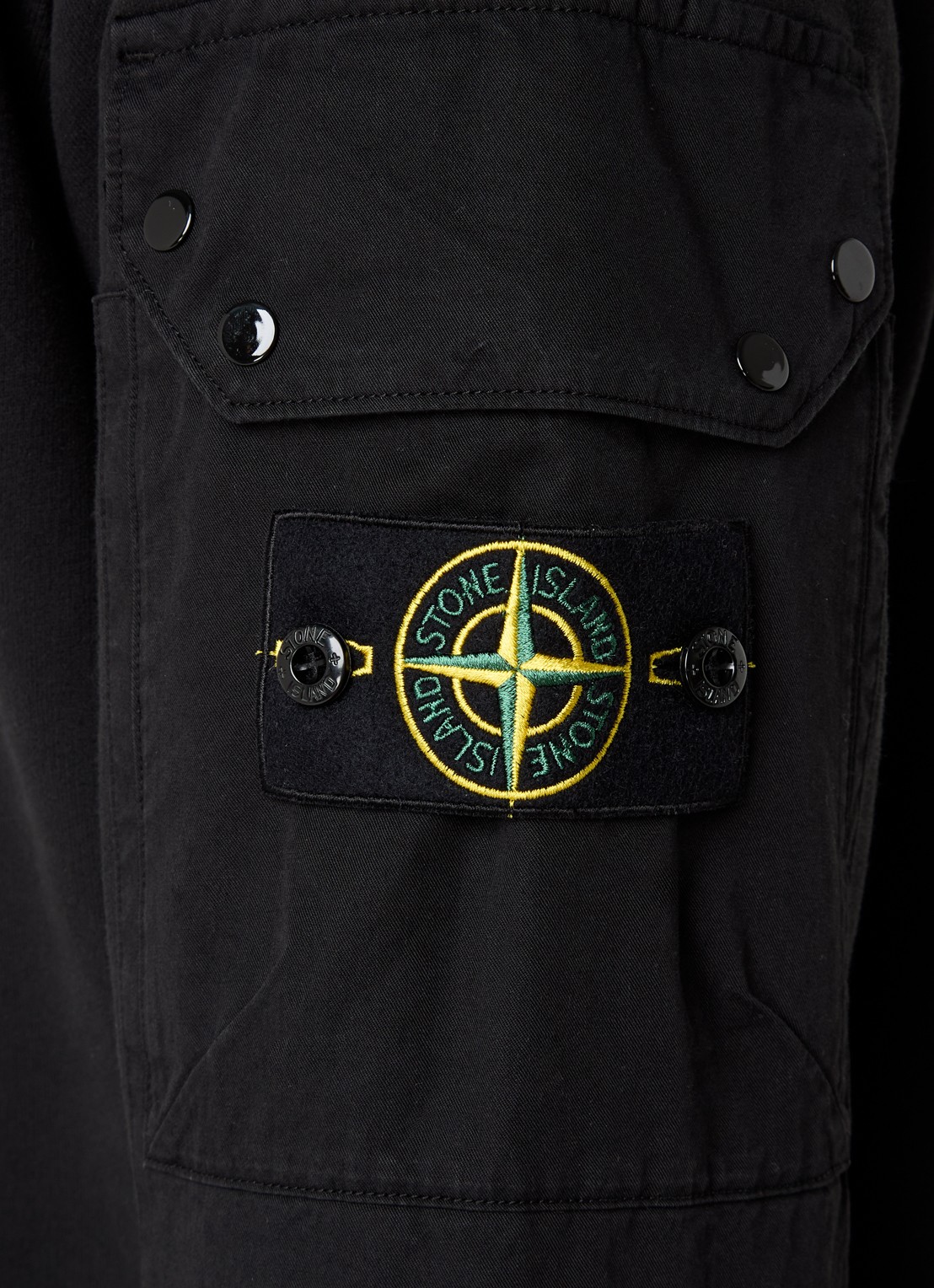Stone Island 63920 sweater met klepzak en logo - detail 5 zwart
