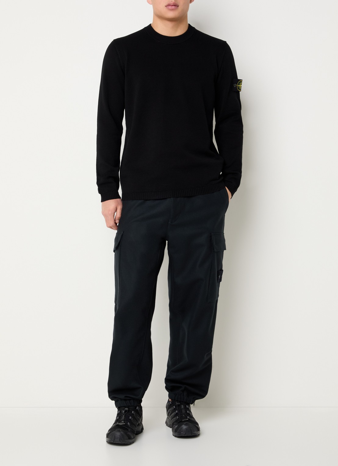 Stone Island 64011 fijngebreide trui met logoborduring - voorkant 5 zwart
