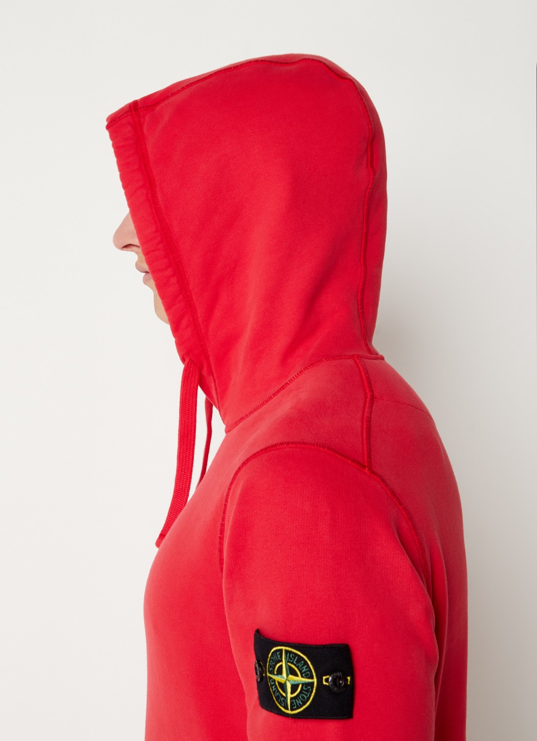 Stone Island 64120 Hoodie met logo - detail 2 rood