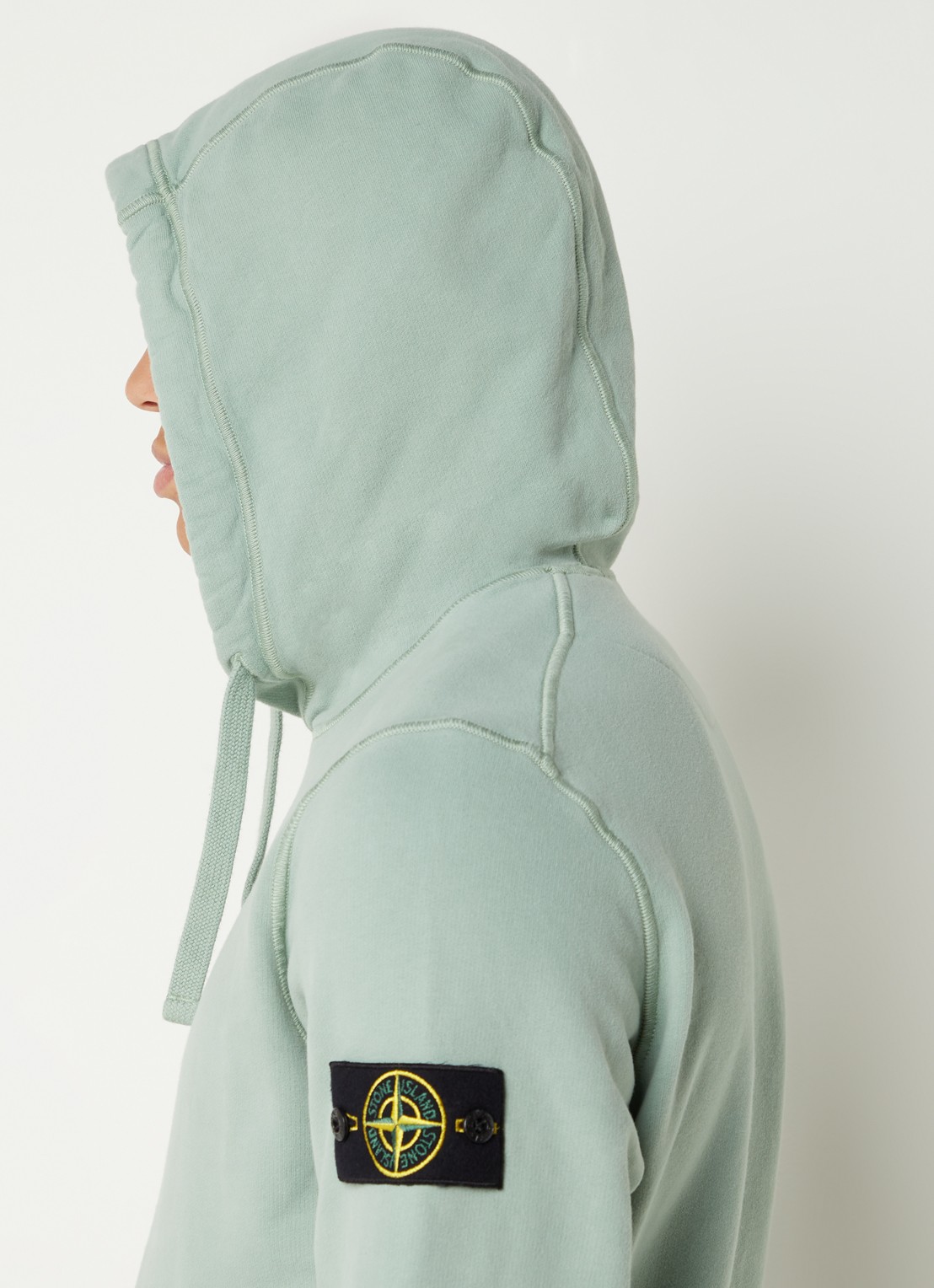 Stone Island 64120 Hoodie met logo - detail 4 lindegroen