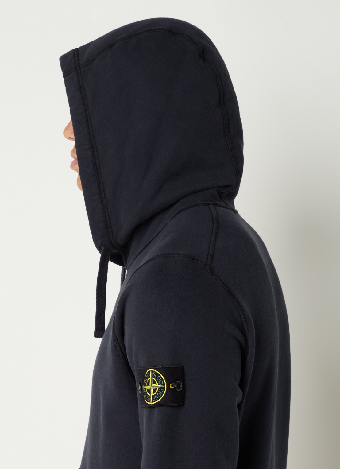 Stone Island 64120 Hoodie met logo - detail 2 donkerblauw