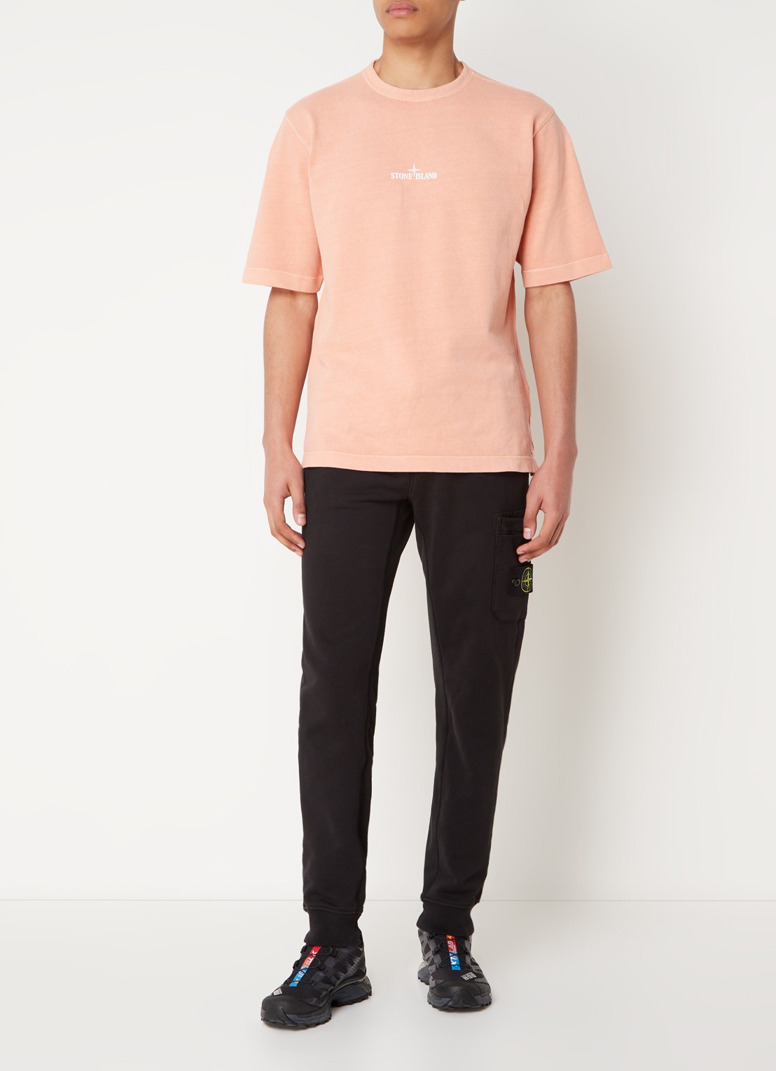 Stone Island 64551 tapered fit joggingbroek met steekzakken en logo - voorkant 5 zwart