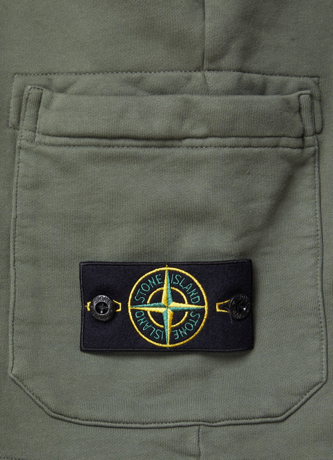 Stone Island 64551 tapered fit joggingbroek met steekzakken en logo - detail 3 legergroen