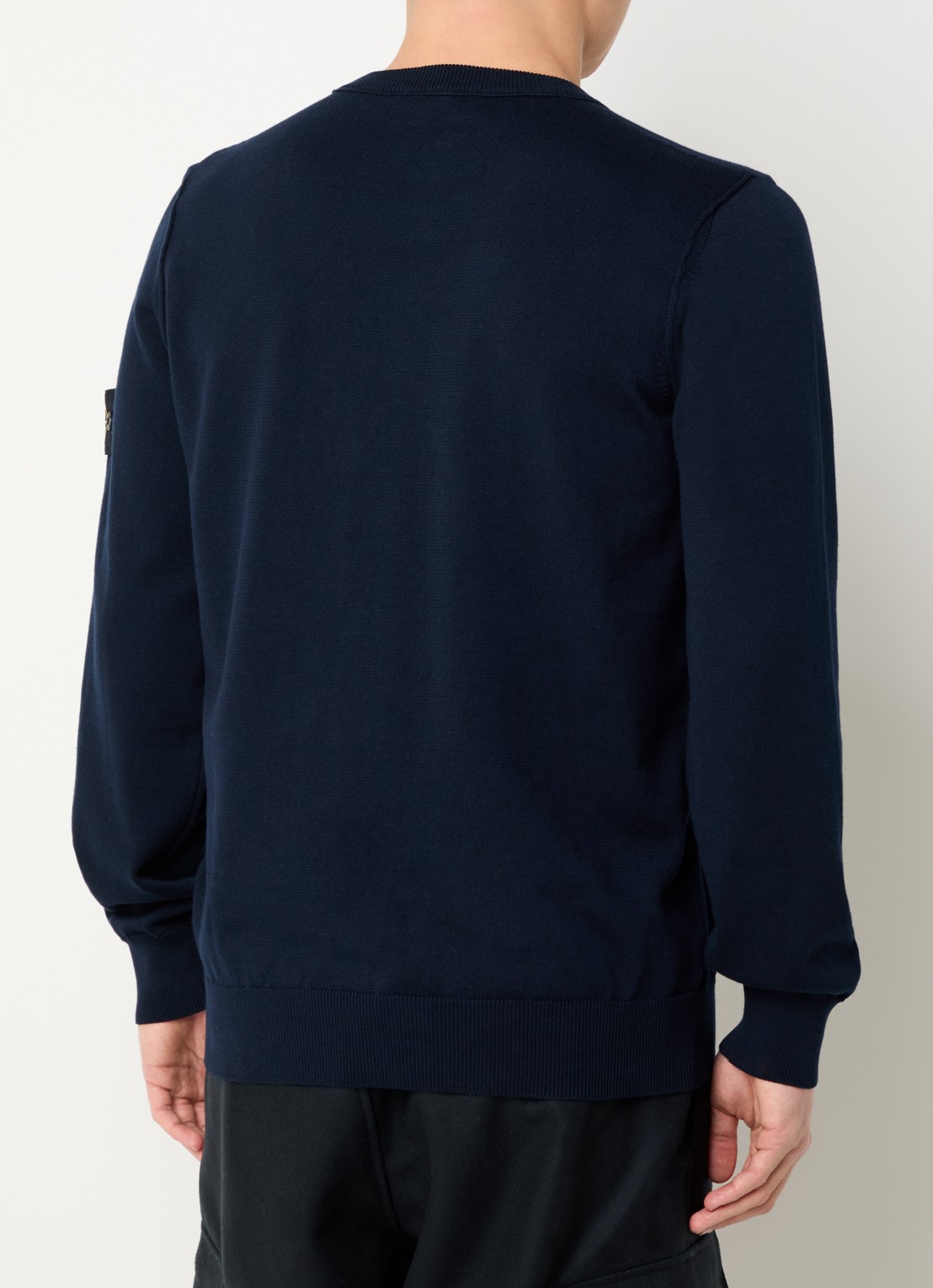 Stone Island 86002 fijngebreide trui met logo - achterkant 5 donkerblauw
