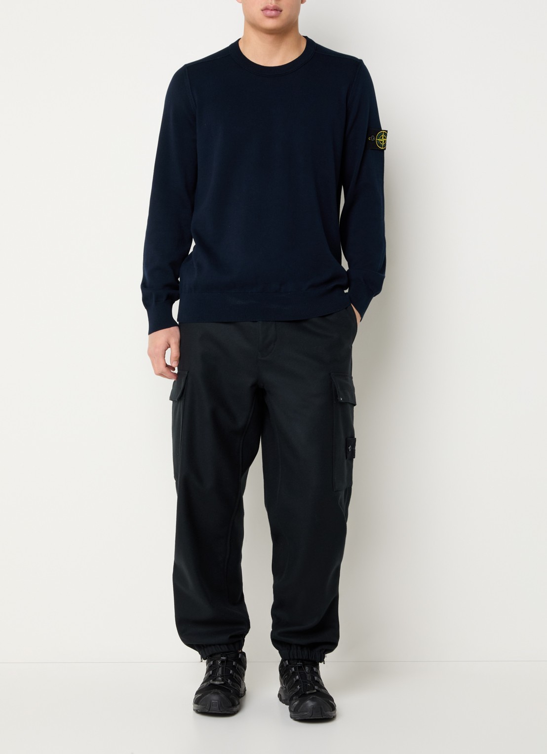 Stone Island 86002 fijngebreide trui met logo - voorkant 2 donkerblauw