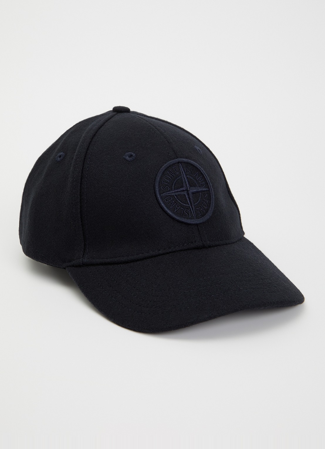 Stone Island 9100010 Pet in wolblend met logoborduring - voorkant donkerblauw