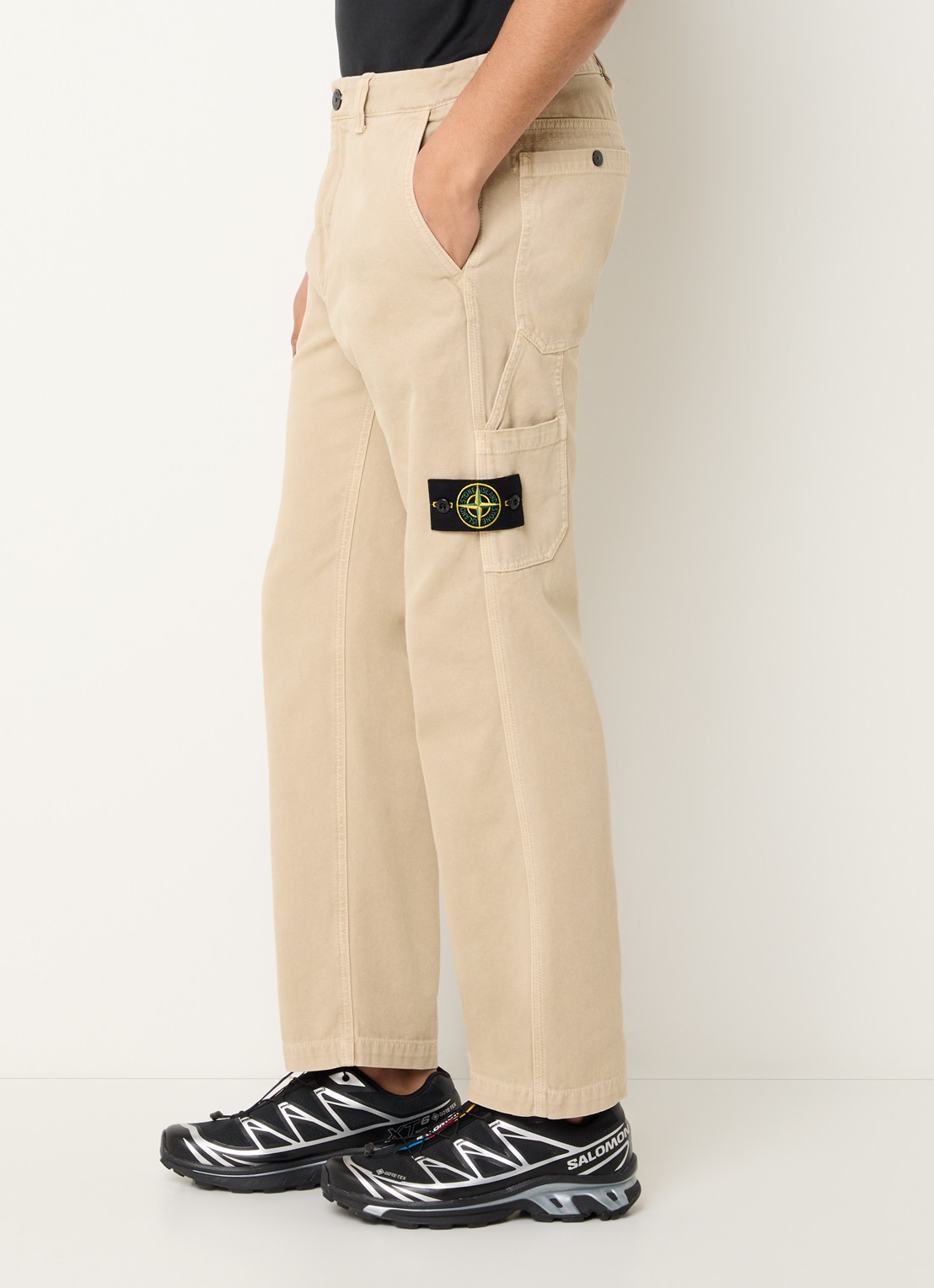 Stone Island 94459 straight fit cargobroek met steekzakken - detail 3 beige