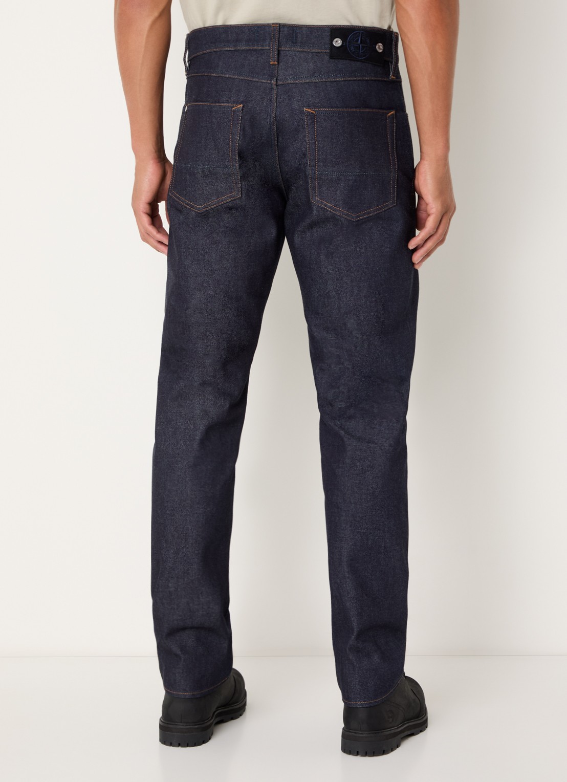 Stone Island K2S15 straight leg jeans met steekzakken - achterkant blauw