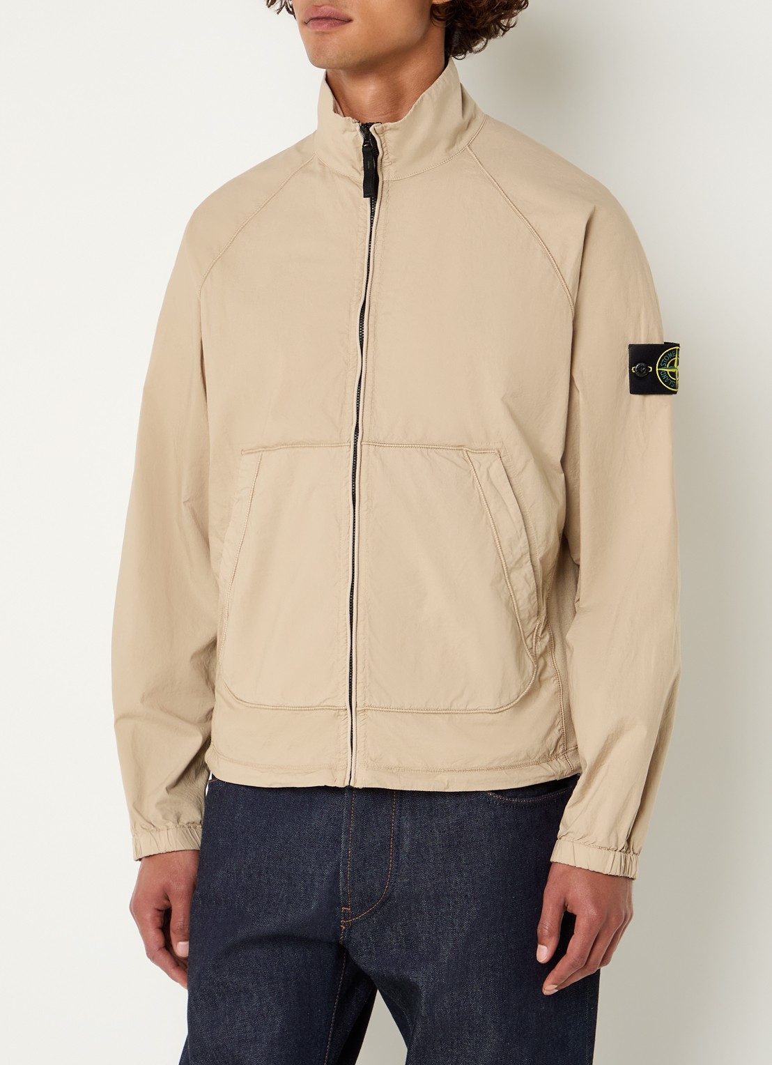 Stone Island S0003 jack met steekzakken en logo - detail beige