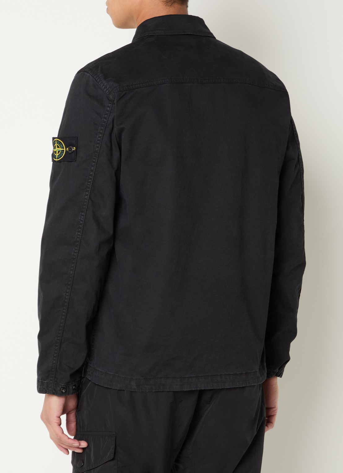 Stone Island S0004 overshirt met borstzak en logo - achterkant 5 zwart