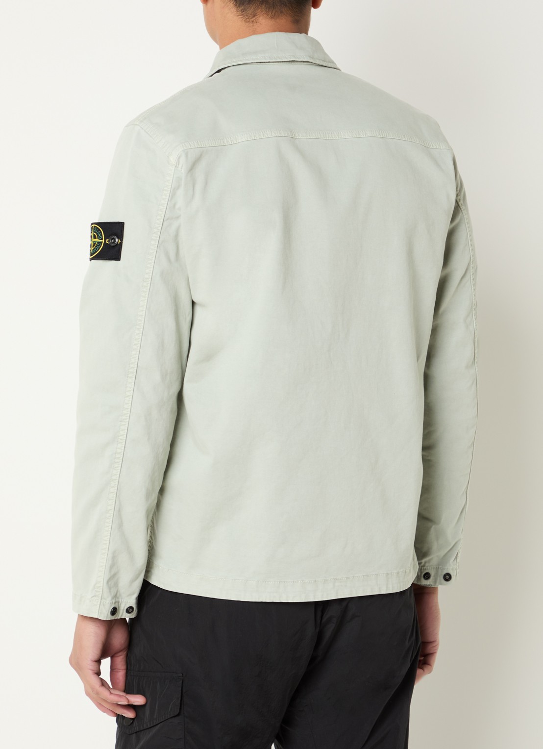 Stone Island S0004 overshirt met borstzak en logo - achterkant lindegroen