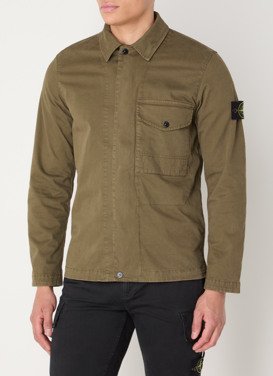 Stone Island S0004 overshirt met borstzak en logo - detail bronsgroen