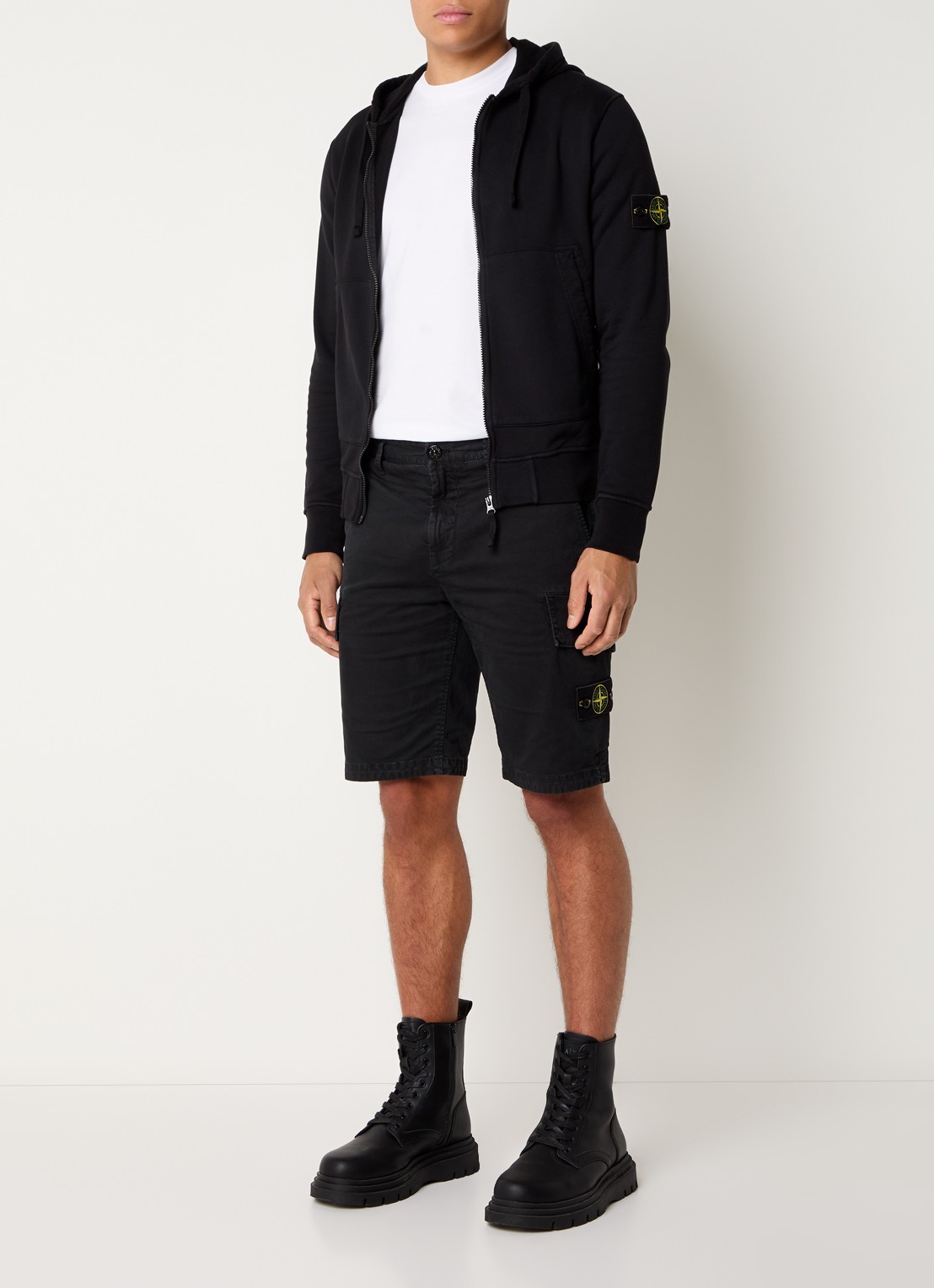 Stone Island S0004 straight fit korte broek met logo en steekzakken - voorkant 3 zwart