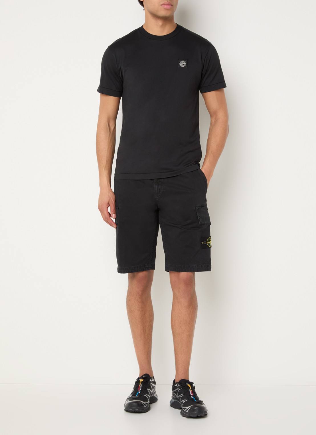 Stone Island S0004 Straight fit korte cargobroek met logo - voorkant 5 zwart