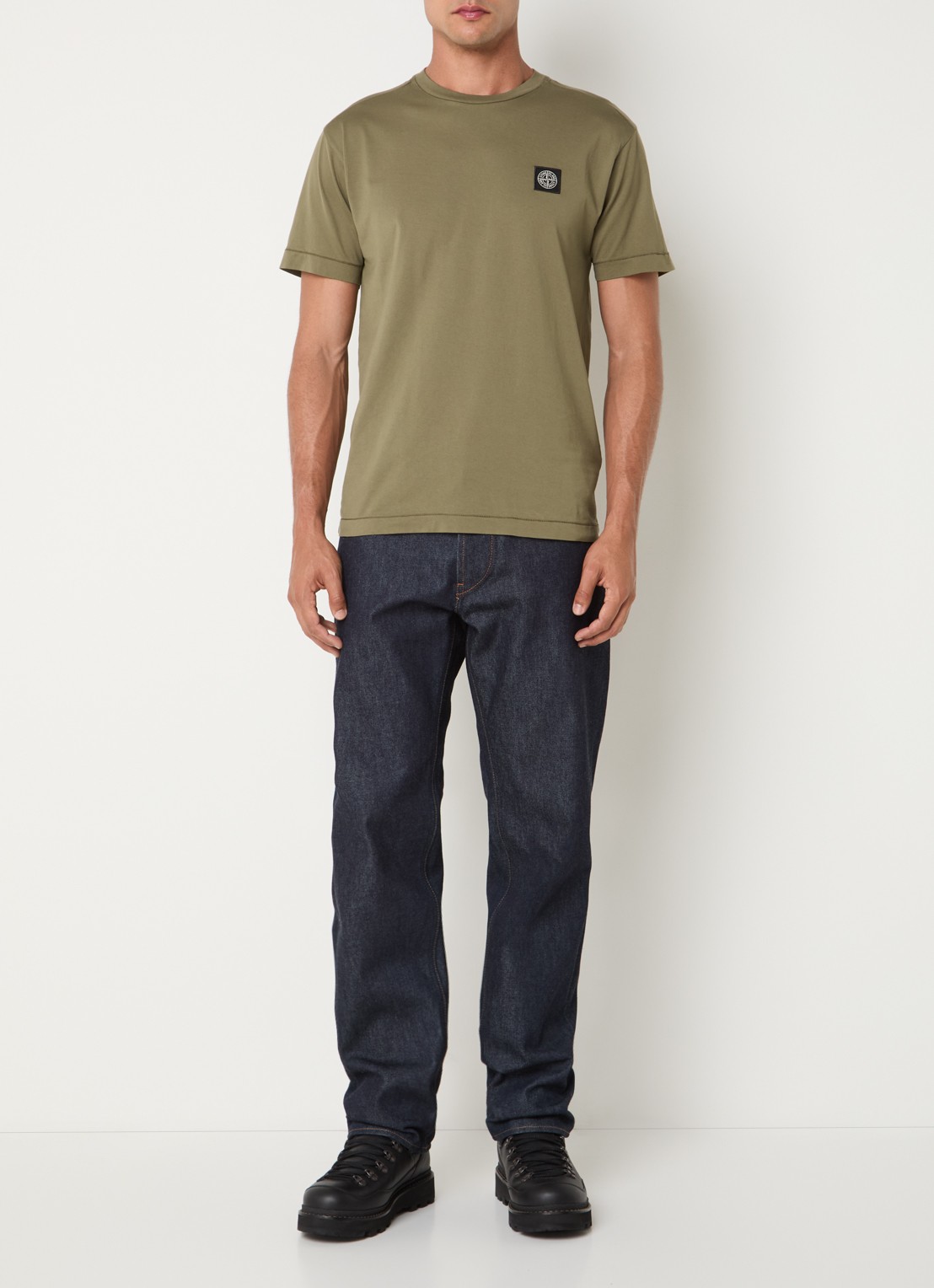 Stone Island S0013 T-shirt met logo - voorkant 5 legergroen