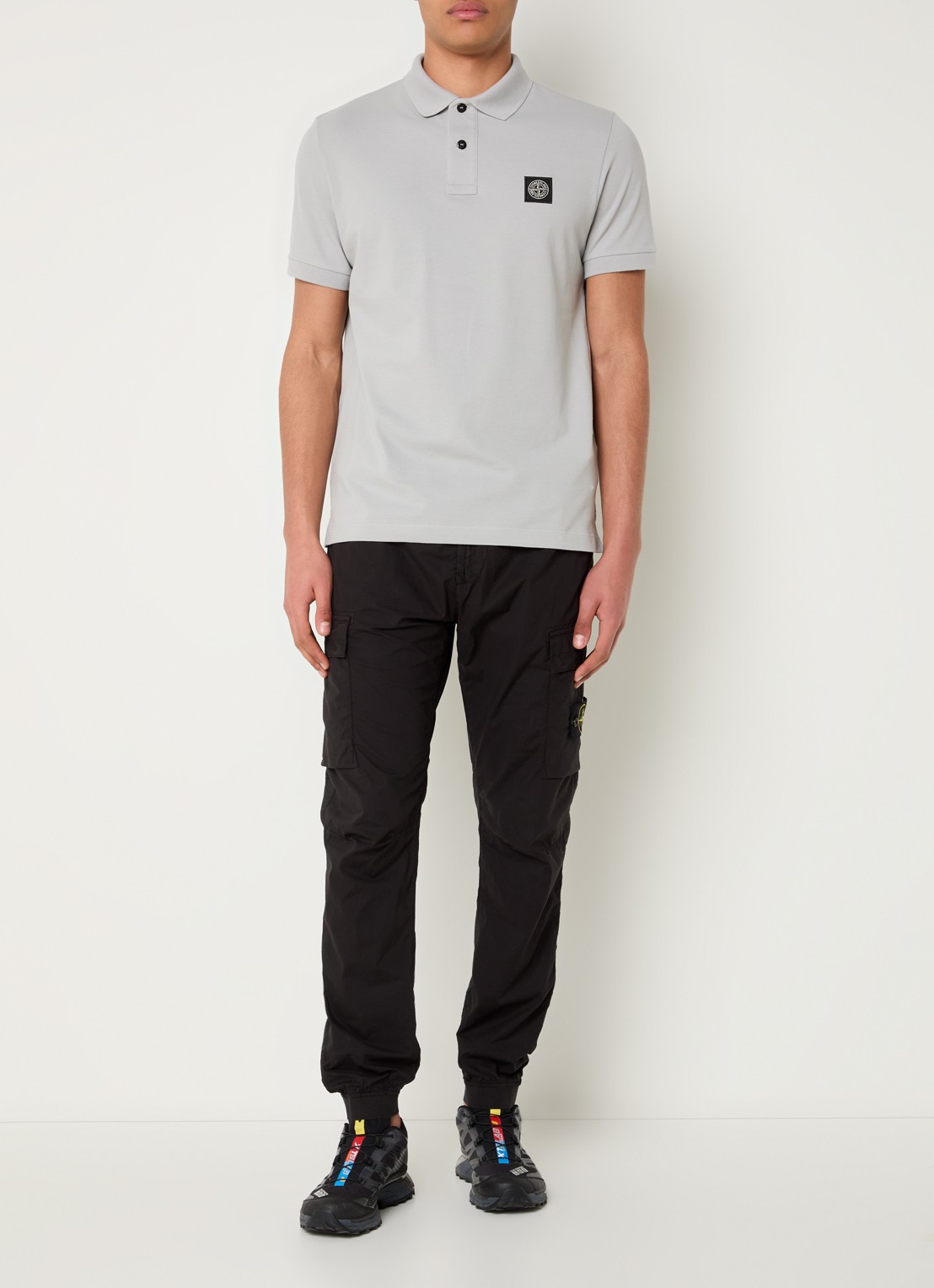 Stone Island S0017 slim fit polo van piqué katoen met logo - voorkant 5 lichtgrijs