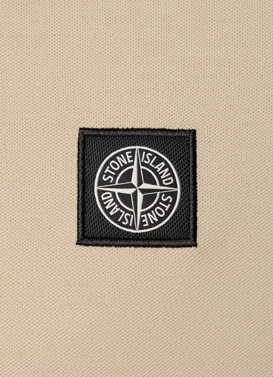 Stone Island S0017 slim fit polo van piqué katoen met logo - detail 3 khaki