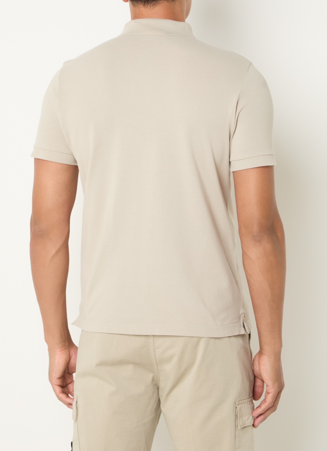 Stone Island S0017 slim fit polo van piqué katoen met logo - achterkant 5 zand