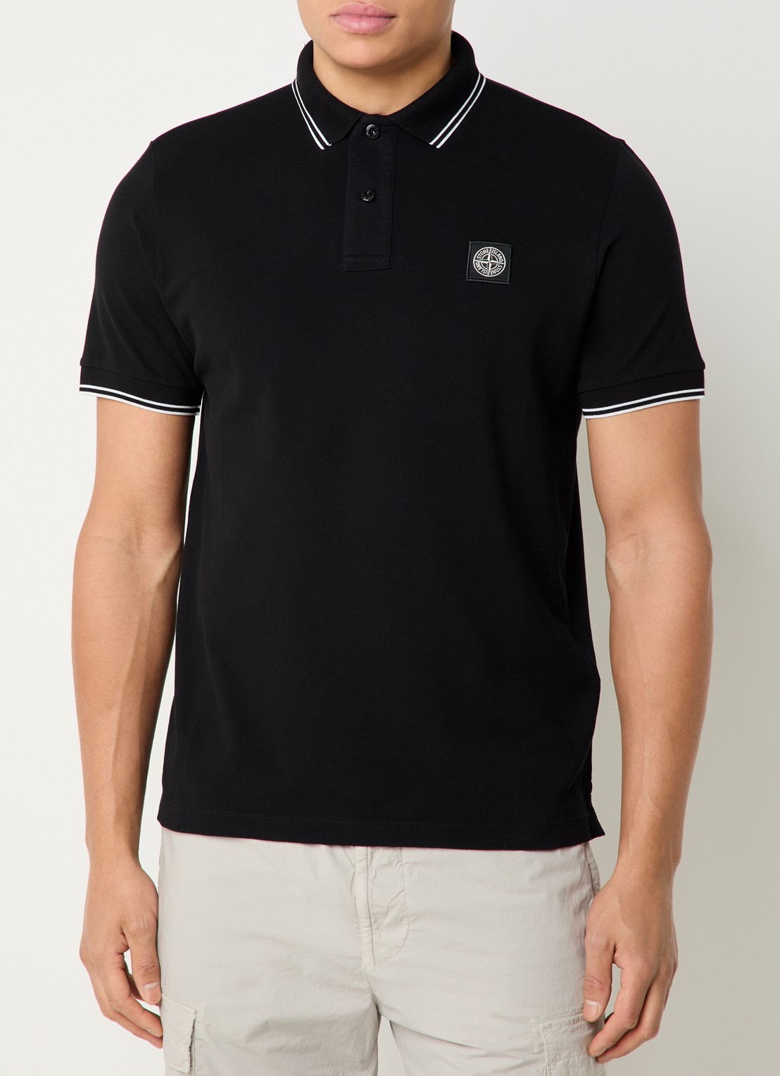 Stone Island S0018 slim fit polo van piqué katoen met logoborduring - detail 4 zwart