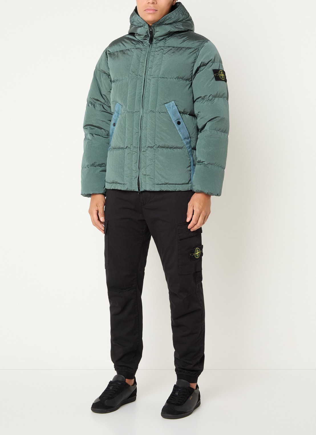 Stone Island S0019 puffer jack met capuchon en donsvulling - voorkant 6 zeegroen