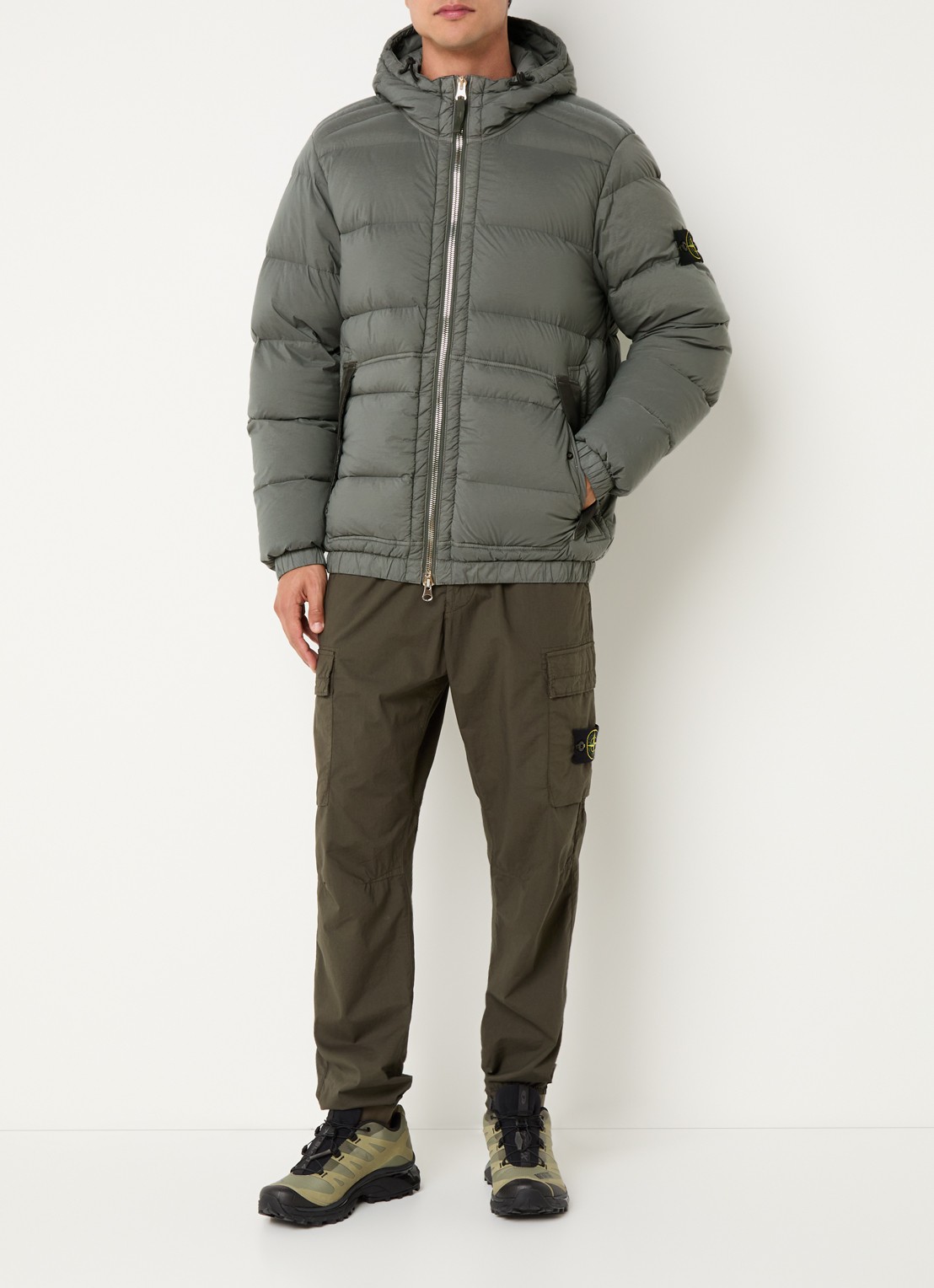 Stone Island S0028 puffer jack met donsvulling en logo - voorkant 4 donkergrijs