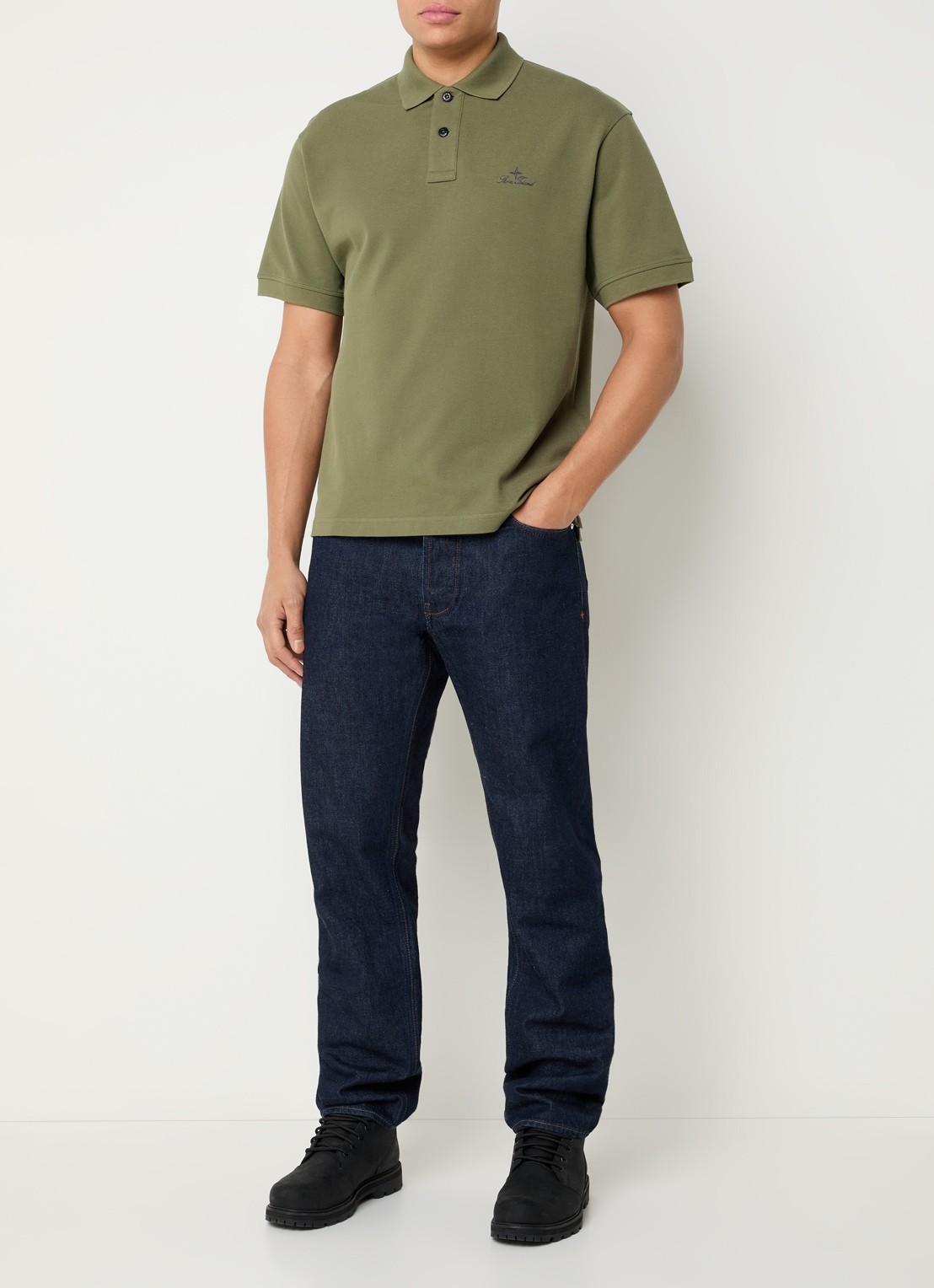 Stone Island S0039 regular fit polo met logoborduring - voorkant 5 mosgroen
