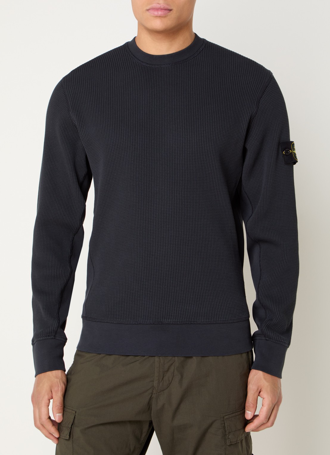 Stone Island S0044 sweater met structuur en logo - detail donkerblauw