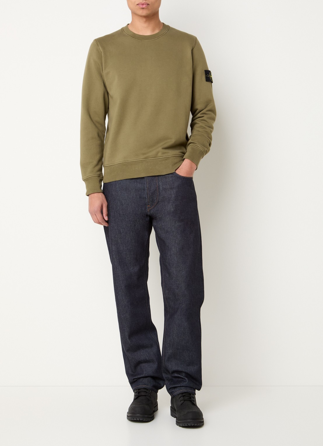 Stone Island S0051 sweater met logo - voorkant 2 mosgroen