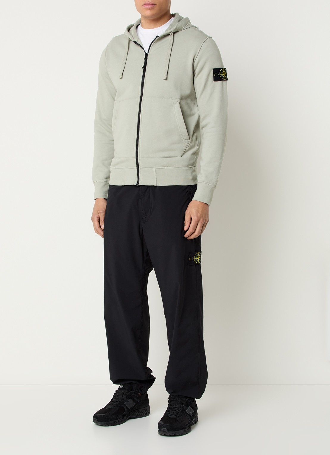 Stone Island S0051 sweatvest met capuchon en logo - voorkant 3 lindegroen