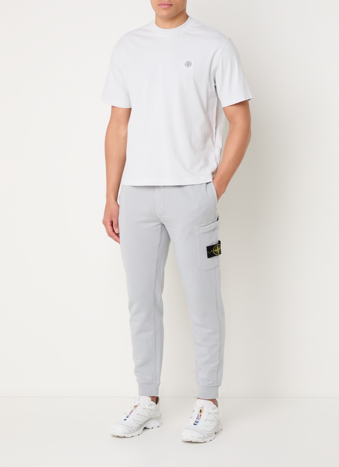 Stone Island S0051 tapered fit joggingbroek met logo - voorkant 5 lichtgrijs