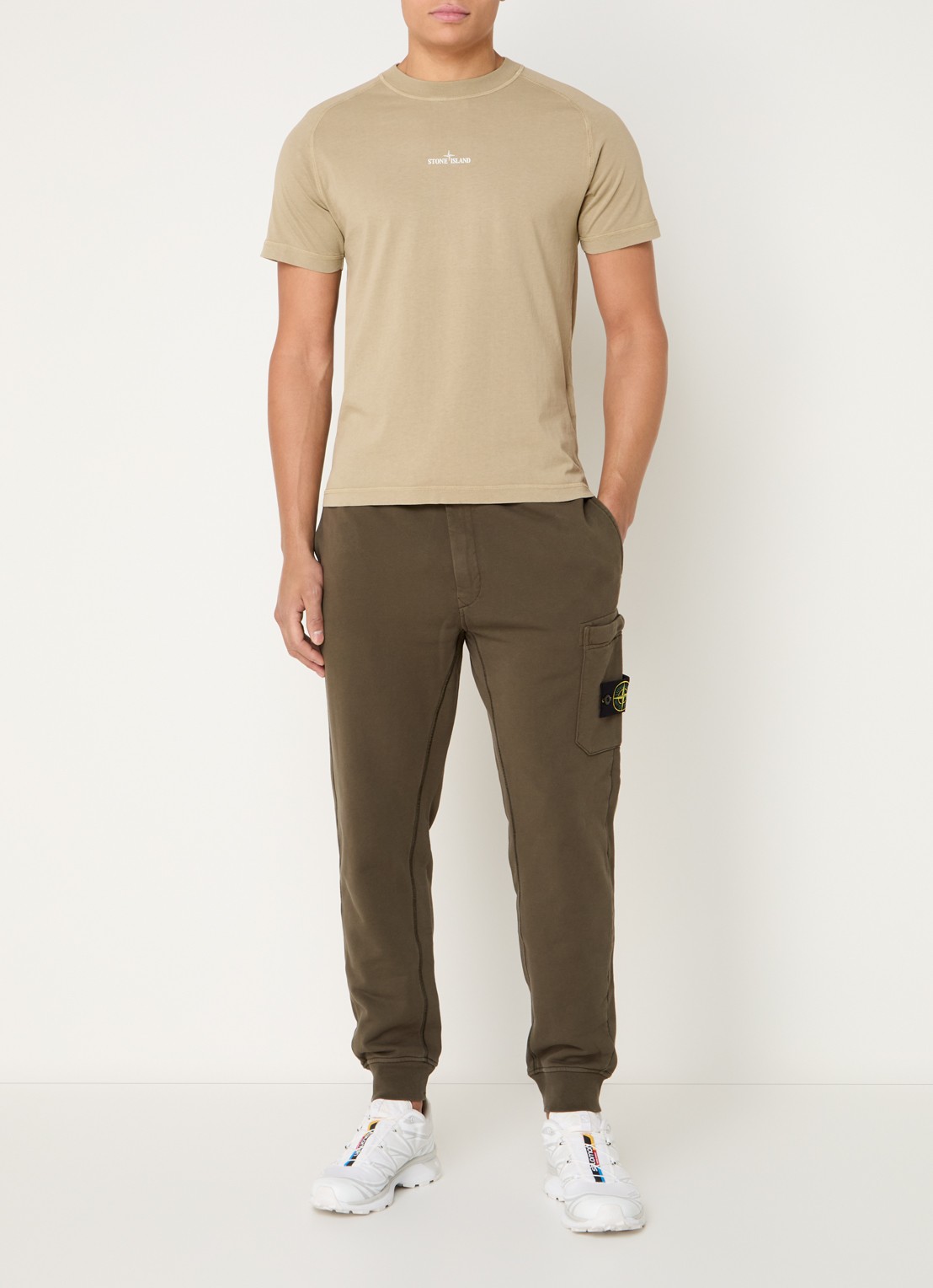 Stone Island S0051 tapered fit joggingbroek met logo - voorkant 5 bronsgroen