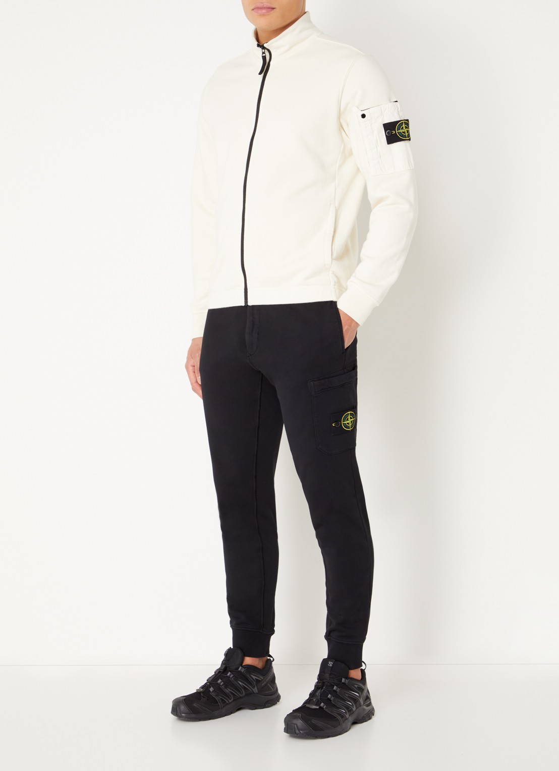 Stone Island S0051 tapered fit joggingsbroek met opgestikte zakken - voorkant 3 zwart