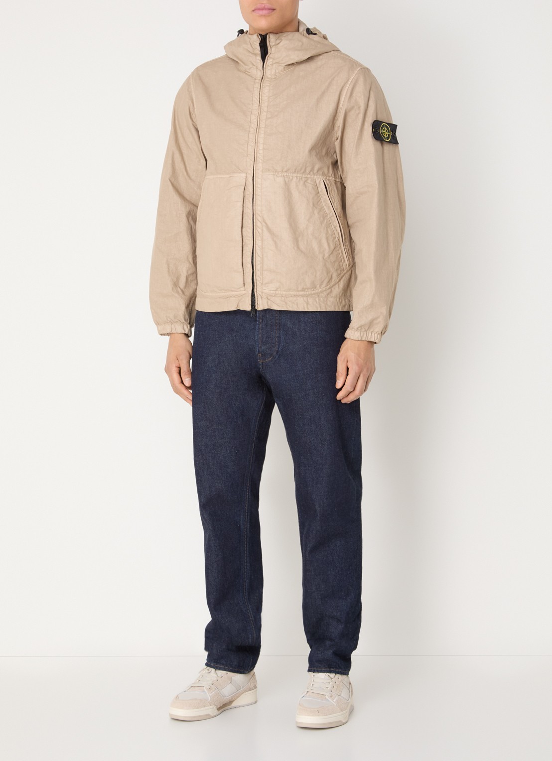 Stone Island S0069 Jack met capuchon en ritszakken - voorkant 6 beige