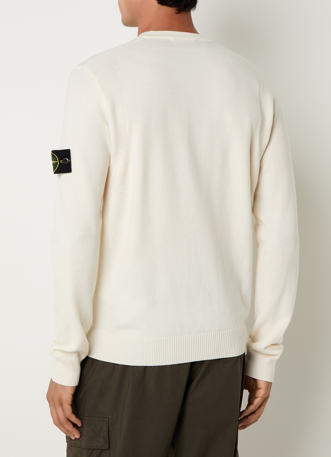 Stone Island S00A1 fijngebreide pullover in scheerwolblend met logo - achterkant ivoor