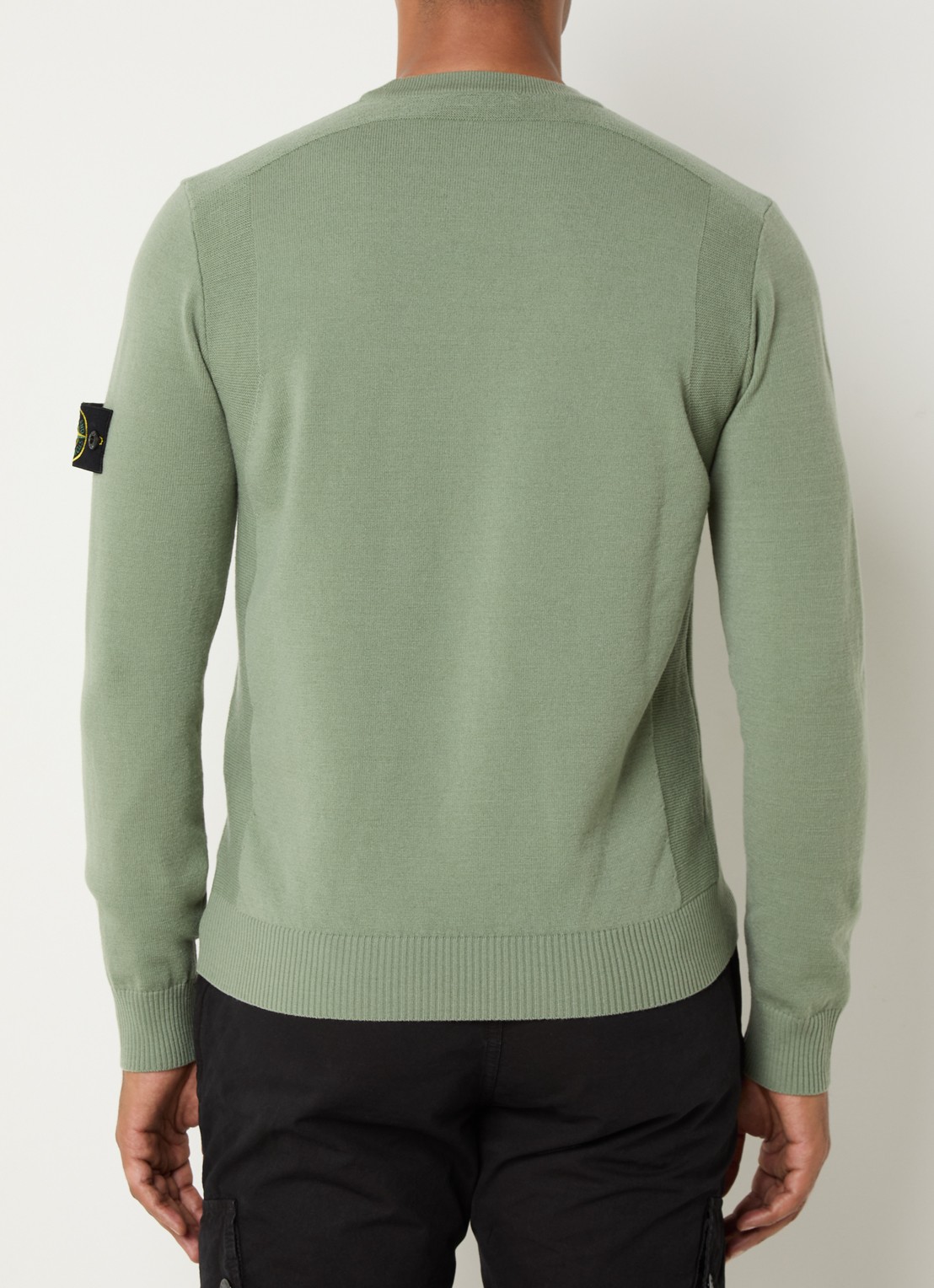 Stone Island S00A1 fijngebreide pullover in scheerwolblend met logo - achterkant 5 olijfgroen