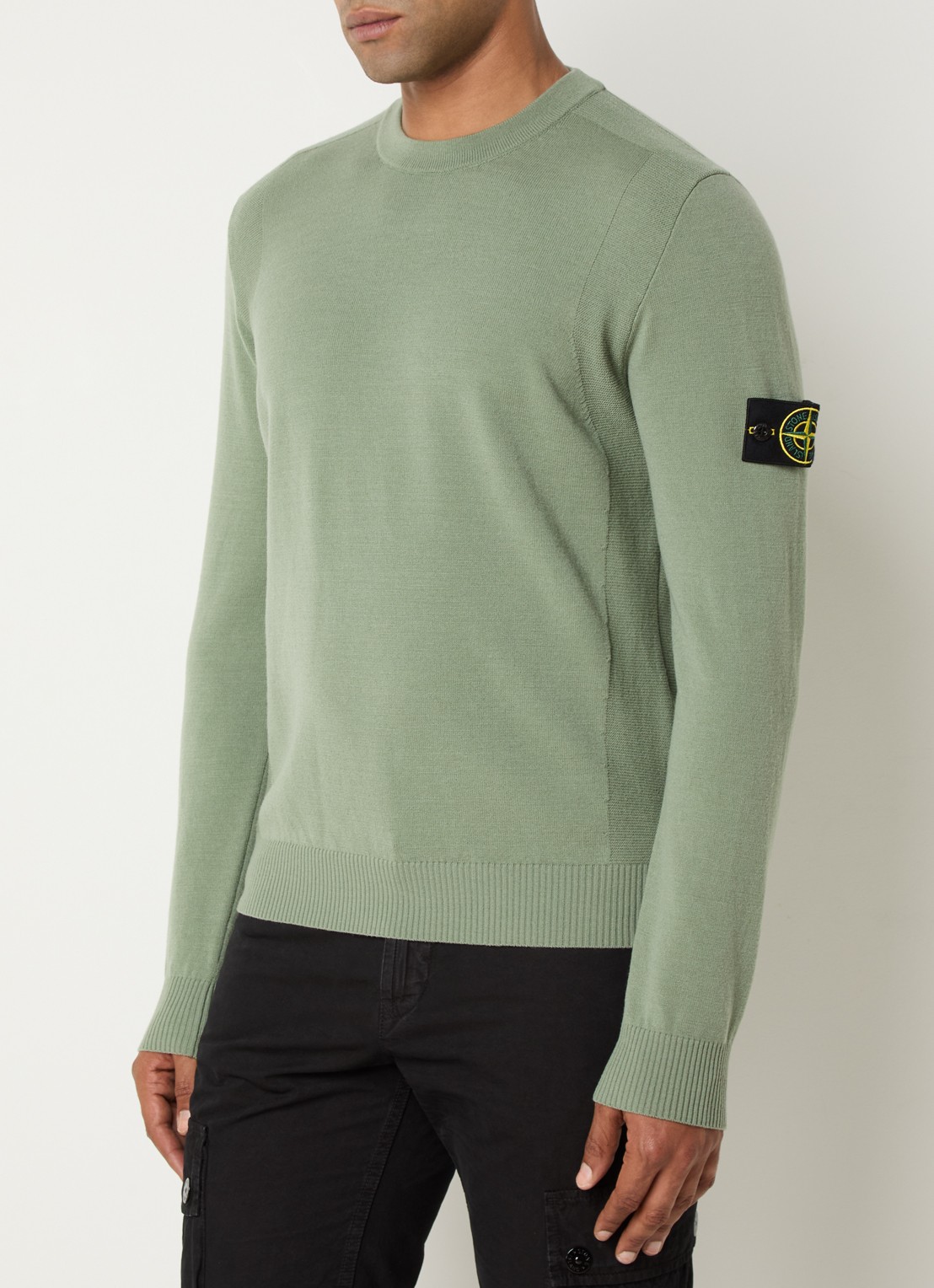 Stone Island S00A1 fijngebreide pullover in scheerwolblend met logo - detail olijfgroen