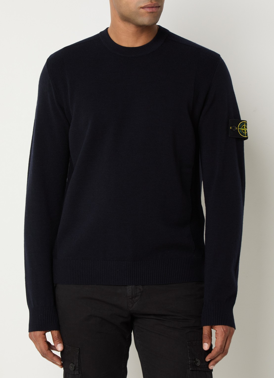 Stone Island S00A1 fijngebreide pullover in scheerwolblend met logo - detail 2 donkerblauw