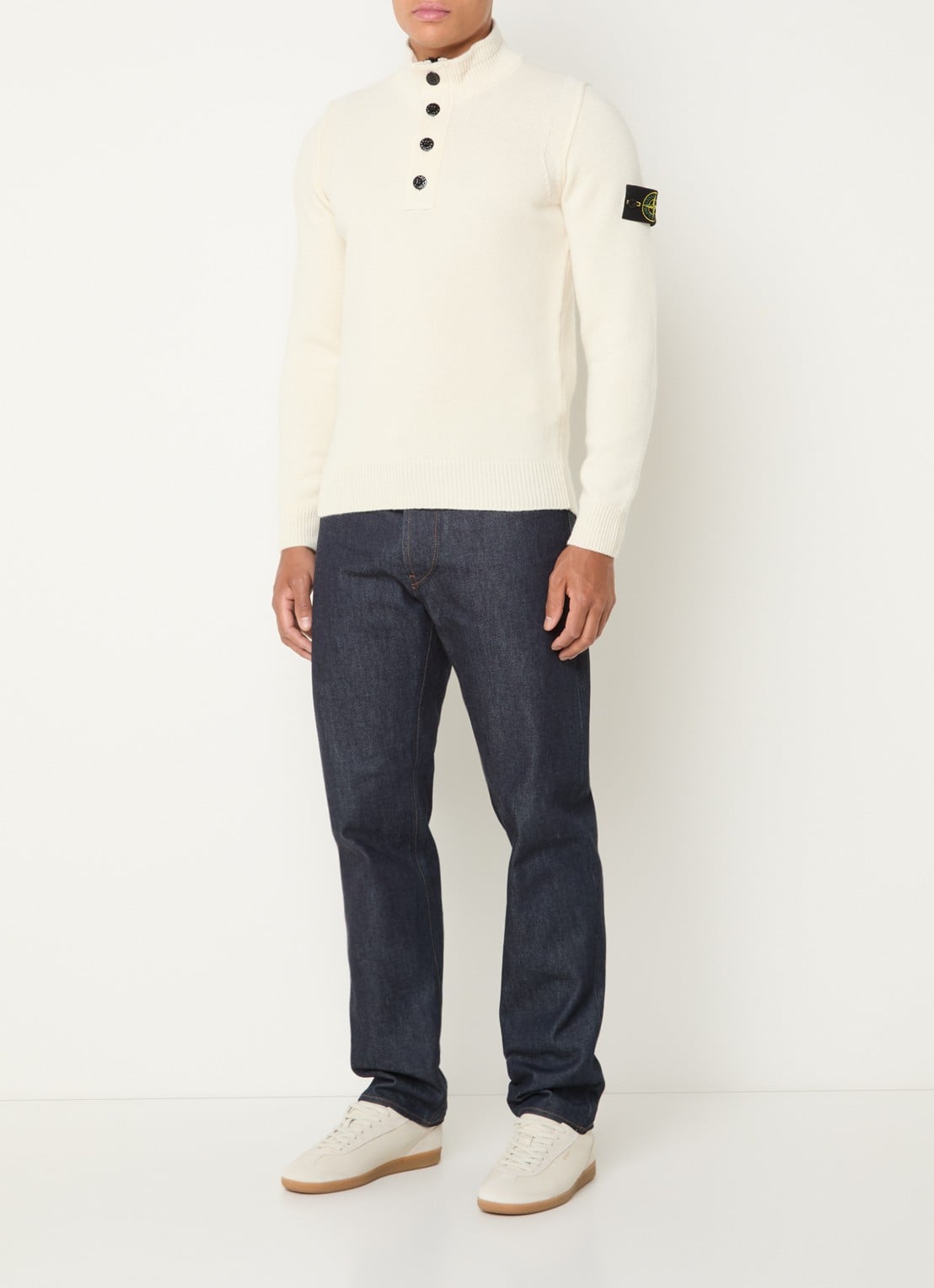 Stone Island S00A3 fijngebreide trui in wolblend met logo - voorkant 4 ivoor
