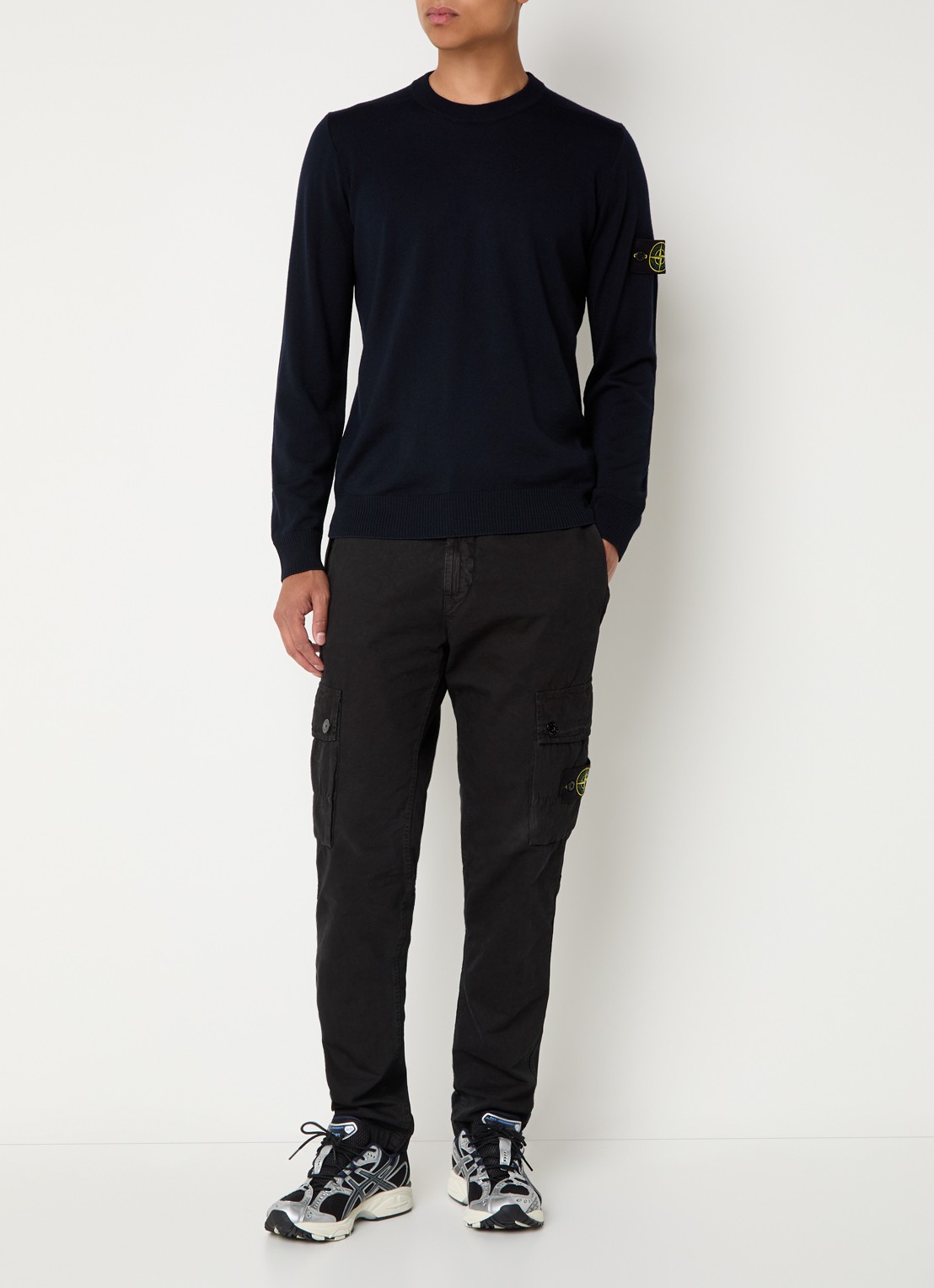 Stone Island S00C4 fijngebreide pullover van scheerwol met logoborduring - voorkant 4 donkerblauw