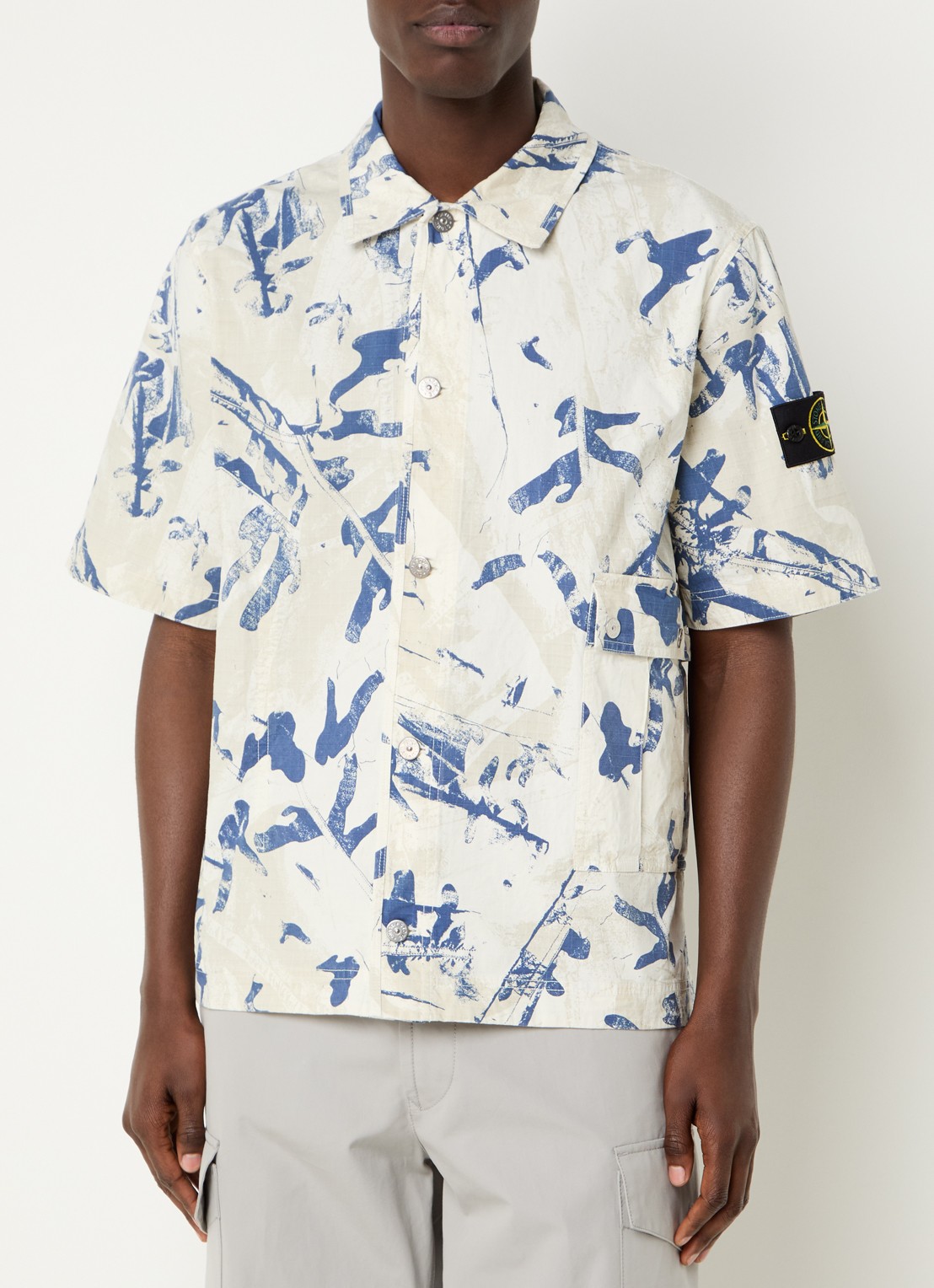 Stone Island S00E1 regular fit overhemd met print en opgestikte zakken - detail beige