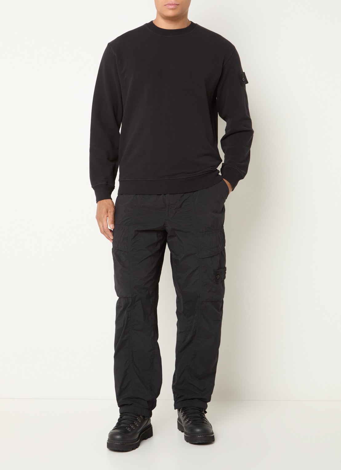 Stone Island S00F6 loose fit cargobroek met steekzakken - voorkant 2 zwart