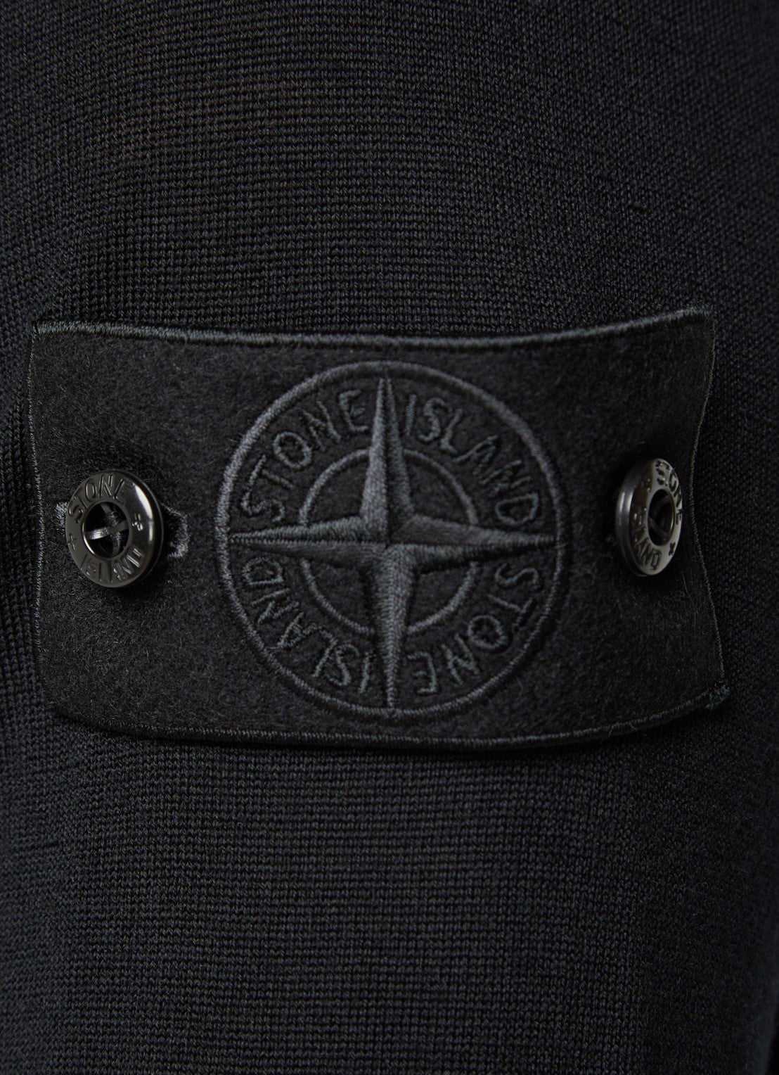 Stone Island S00FC regular fit polo van scheerwol - detail 5 zwart