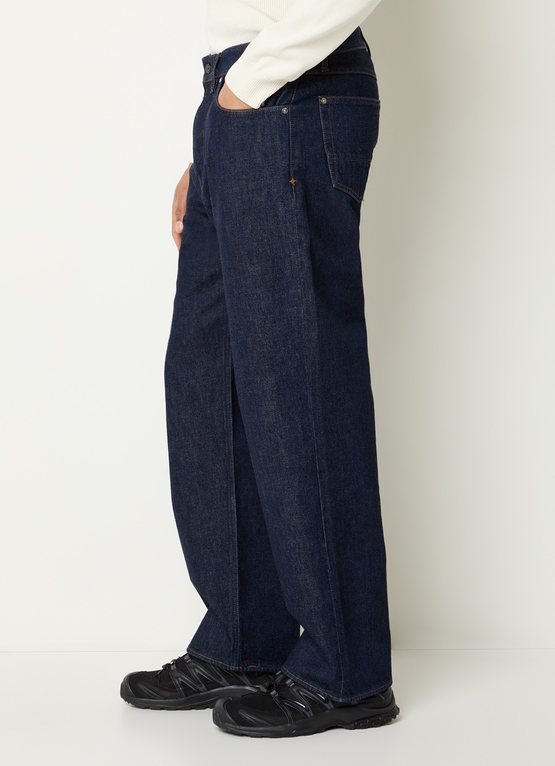Stone Island S00J7 loose fit jeans met donkere wassing - detail 3 indigo