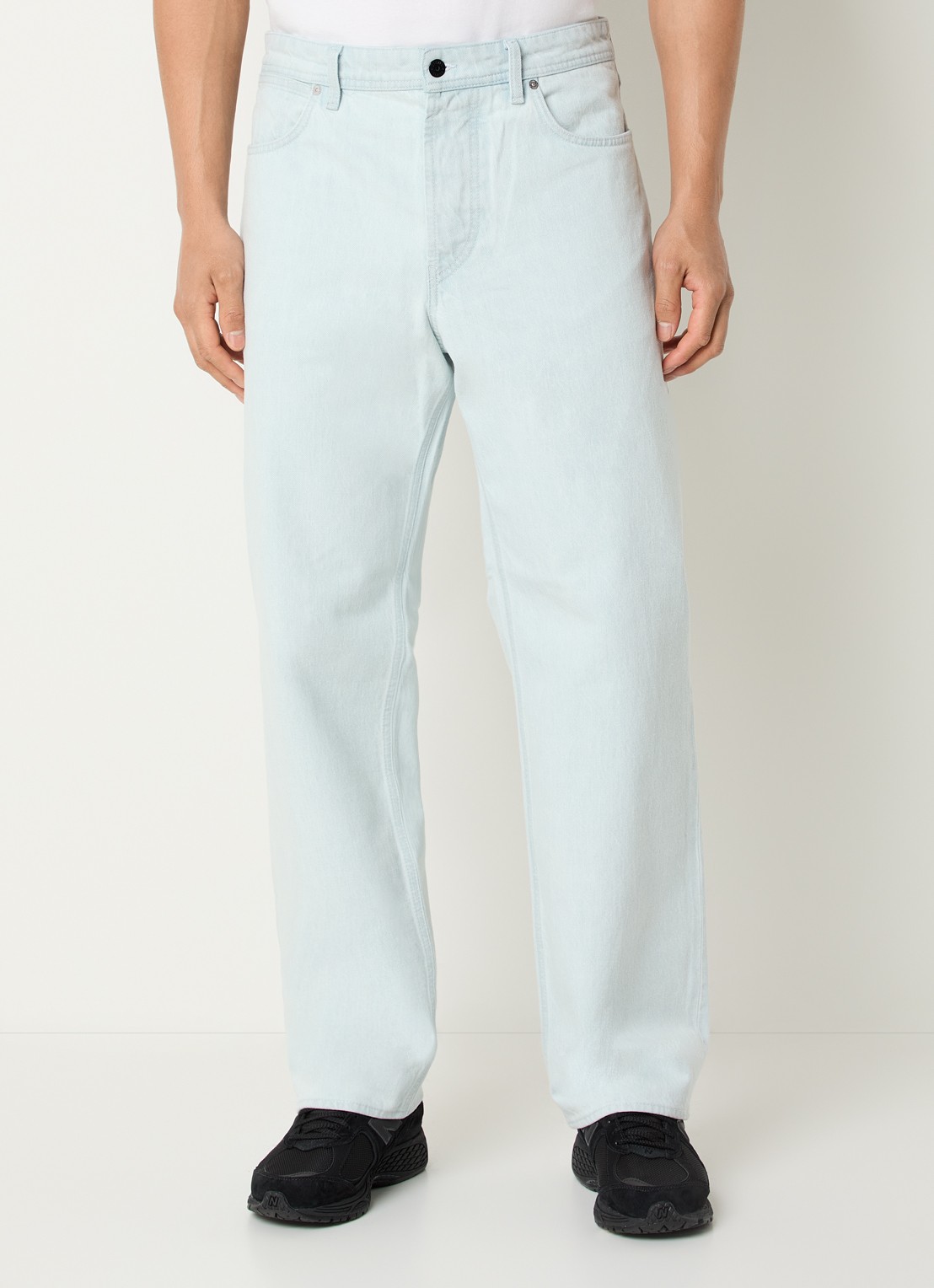 Stone Island S00J9 Loose fit jeans met lichte wassing - detail 4 lichtblauw
