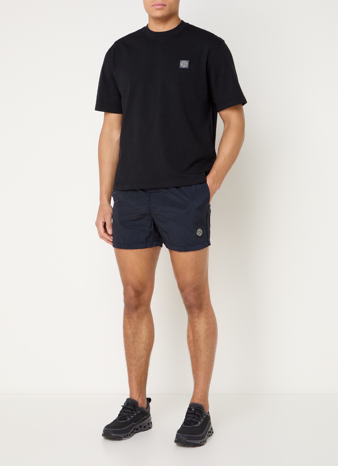 Stone Island S0115 T-shirt met logo - voorkant 3 zwart